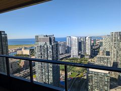 3 Concord Cityplace Way 4615 B, Toronto, ON M5V 0X4