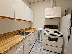 516 Yonge Street 6, Toronto, ON M4Y 1X9