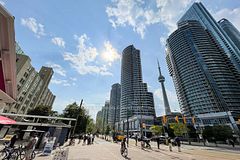 77 Harbour Square 1602, Toronto, ON M5J 2S2