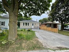 69 Madawaska Avenue Main F, Toronto, ON M2M 2R2