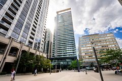 770 Bay Street 709, Toronto, ON M5G 0A6