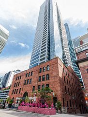 5 St Joseph Street 909, Toronto, ON M4Y 0B6