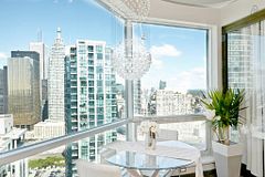 10 Yonge Street 3604, Toronto, ON M5E 1R4