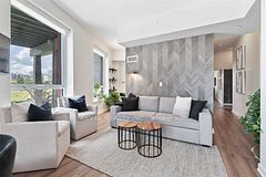 50 Bruyeres Mews 215, Toronto, ON M5V 0H8
