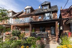 301 Grace Street, Toronto, ON M6G 3A7