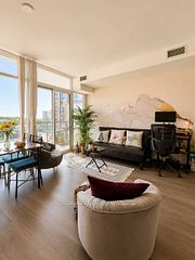 105 George Street 514, Toronto, ON M5A 0L4