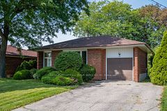 72 Sloane Avenue, Toronto, ON M4A 2A7