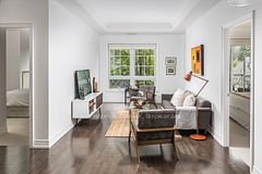 21 Burkebrook Place 325, Toronto, ON M4G 0A2