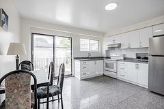 144 Wolseley Street 2B, Toronto, ON M6J 3R4