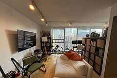 914 Yonge Street 1208, Toronto, ON M4W 3C8