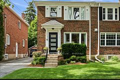 6 Thursfield Crescent, Toronto, ON M4G 2N5