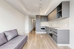 377 Madison Avenue, Toronto, ON M4V 2W7