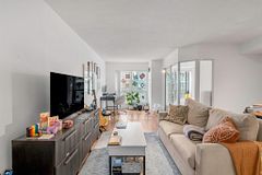 25 The Esplanade 813, Toronto, ON M5E 1W5