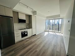 10 Oak Street 1007, Toronto, ON M5A 0Z1
