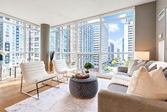 1121 Bay Street 904, Toronto, ON M5S 3L9