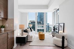 16 Harbour Street 4006, Toronto, ON M5J 2Z7