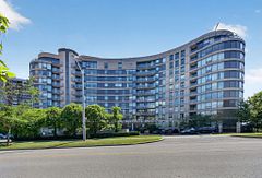18 Valley Woods Road PH310, Toronto, ON M3A 0A1