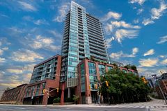 112 George Street 535, Toronto, ON M5A 2M5