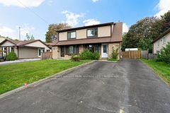 225 Hollyberry Trail, Toronto, ON M2H 2P3
