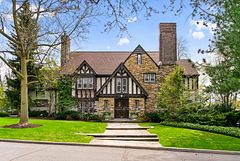 63 Lympstone Avenue, Toronto, ON M4N 1M8