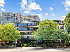 349 St. Clair Avenue W 404, Toronto, ON M5P 1N3
