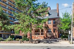212 St George Street 104, Toronto, ON M5R 2N5