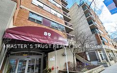 89 Mccaul Street 318, Toronto, ON M5T 2X3