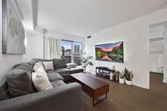 250 Wellington Street W 1133, Toronto, ON M5V 3P6