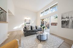 102 Jenny Wren Way, Toronto, ON M2H 2Z2