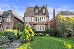 31 Whitehall Road Main, Toronto, ON M4W 2C5