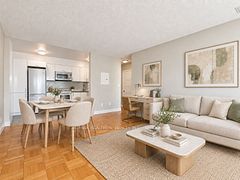 990 Avenue Road 104, Toronto, ON M5P 2K8