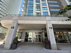 19 Grand Trunk Crescent 1603, Toronto, ON M5J 3A3