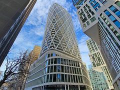 230 Simcoe Street 823, Toronto, ON M5T 1T4