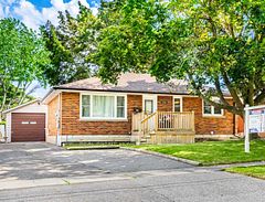 793 Eastglen Drive, Oshawa, ON L1G 1H3