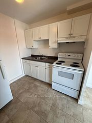 346 Elgin Court 9, Oshawa, ON L1J 2P4