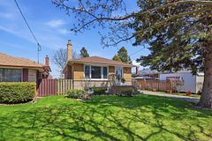 5 Greyabbey Trail, Toronto, ON M1E 1V6