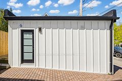 108 Enderby Road 5, Toronto, ON M4E 2S5