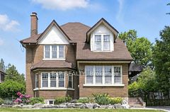 376 King Street E, Oshawa, ON L1H 1E2