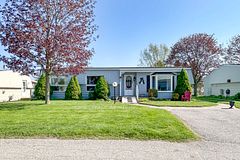 46 Fairway Drive, Clarington, ON L1B 1B3