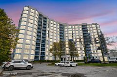 360 Watson Street W 910, Whitby, ON L1N 9G2