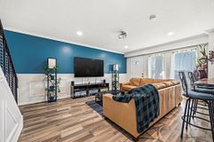 1331 Mary Street N 6, Oshawa, ON L1G 6Z2
