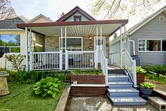 19 Kenworthy Avenue, Toronto, ON M1L 3B1