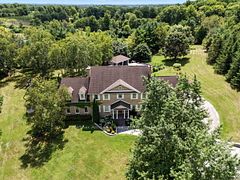 136 Wintergreen Court, Scugog, ON L9L 2B1