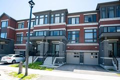 52 Douet Lane, Ajax, ON L1Z 0V4