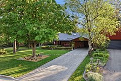 52 Morna Avenue, Toronto, ON M1E 2B1