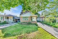 1238 Pharmacy Avenue, Toronto, ON M1R 2H9