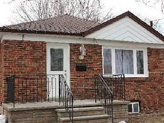 9 Rossford Road Main, Toronto, ON M1R 4B2