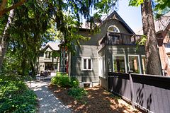10 Springbank Avenue, Toronto, ON M1N 1G3
