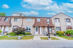21 Livonia Place 112, Toronto, ON M1E 4W5