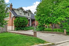 10 Highcliff Crescent, Toronto, ON M1M 1A6